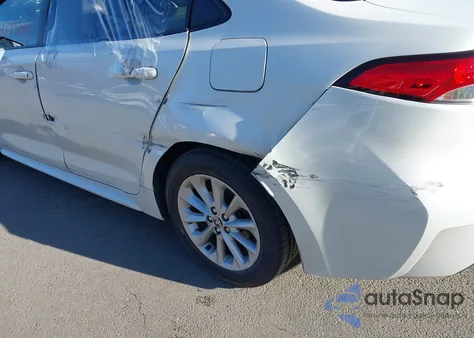 2021 Toyota Corolla Le z USA, uszkodzony, nr VIN JTDVPMAE4MJ121472